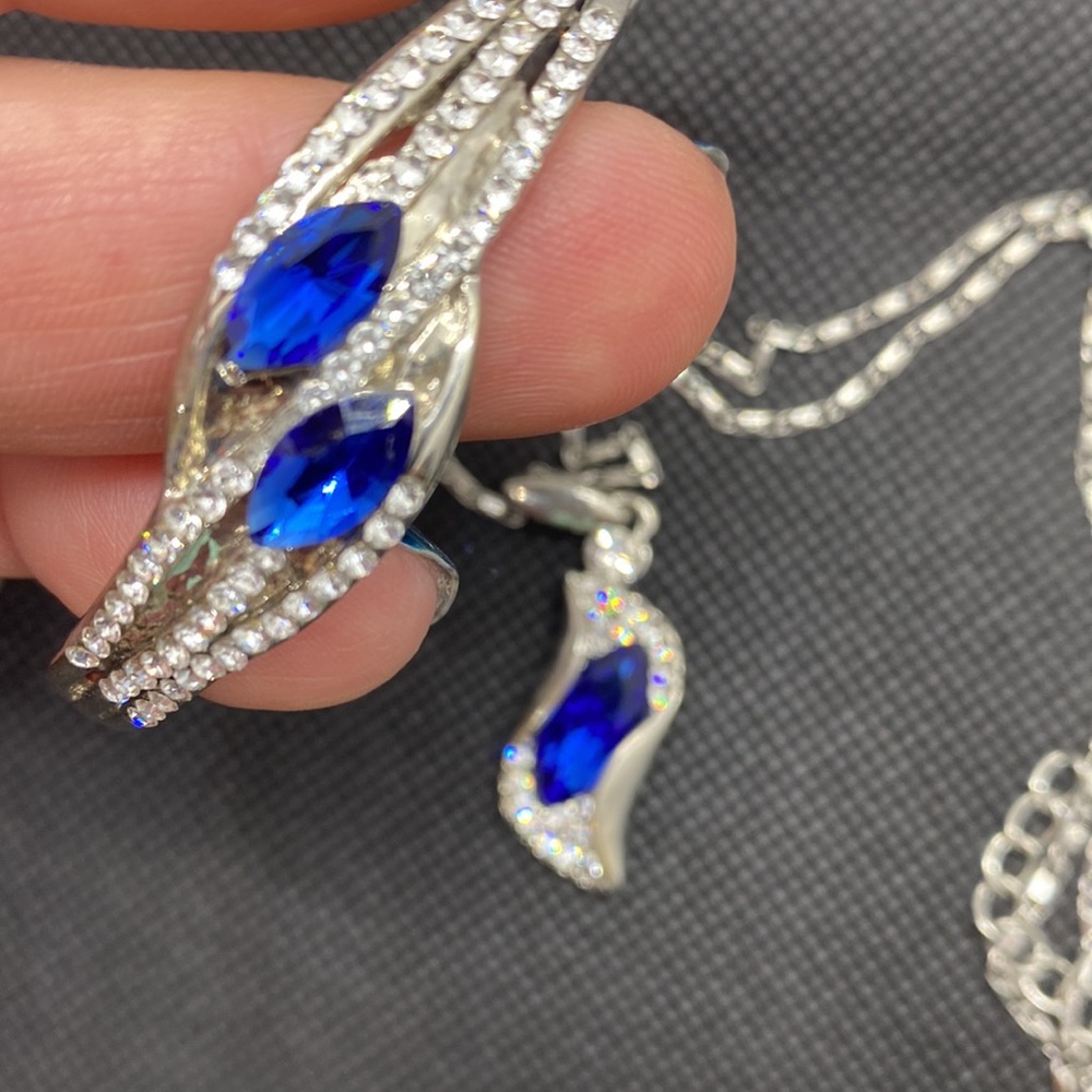 Royal blue necklace and bracelet set